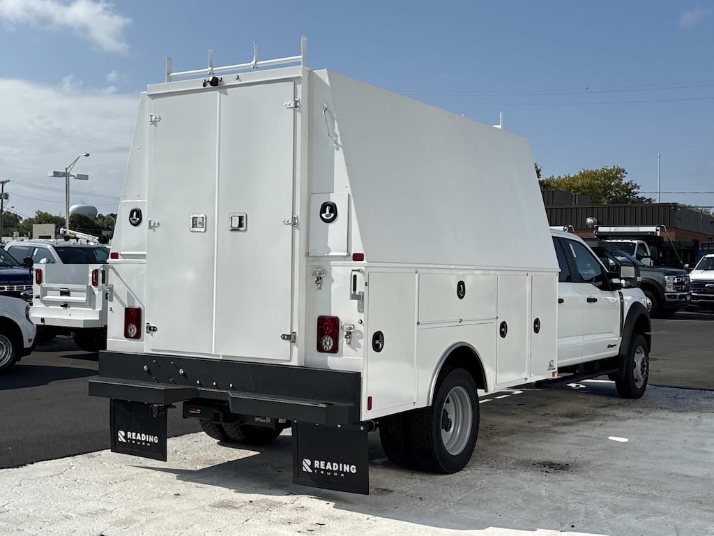 New 2026 Ford F-550 XL Crew Cab 4x4 W/ 11 Enclosed Service Body Service