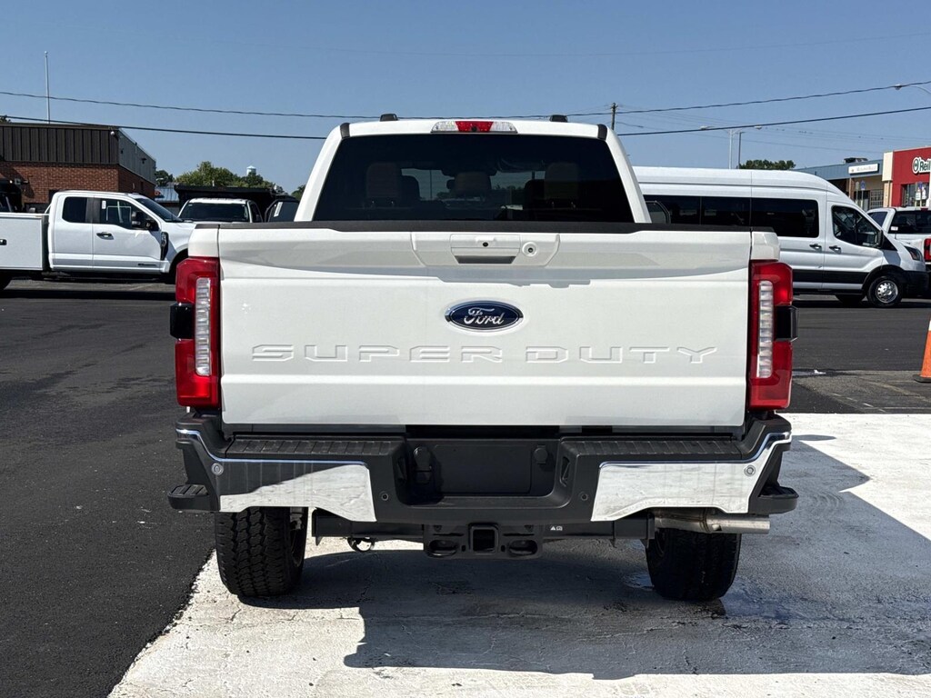 New 2026 Ford F-250 Lariat Crew Cab 4x4 W/ 8 Bed Crew Cab Pickup