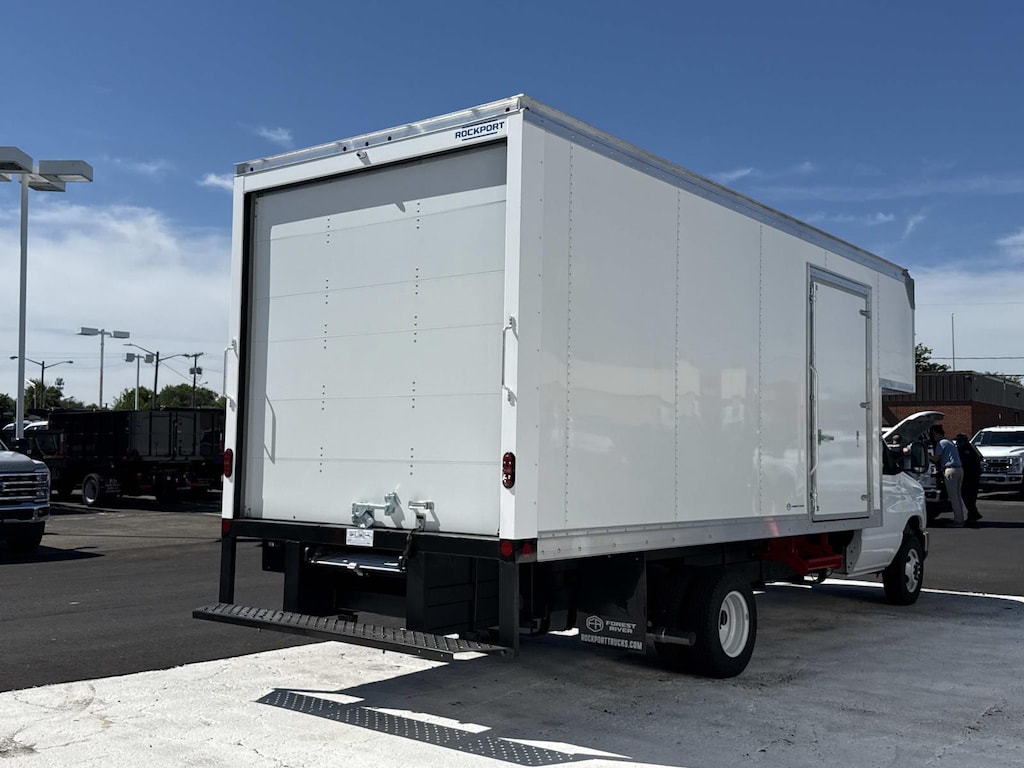 New 2027 Ford E-450SD 4x2 W/ 17 Box With Attic Box