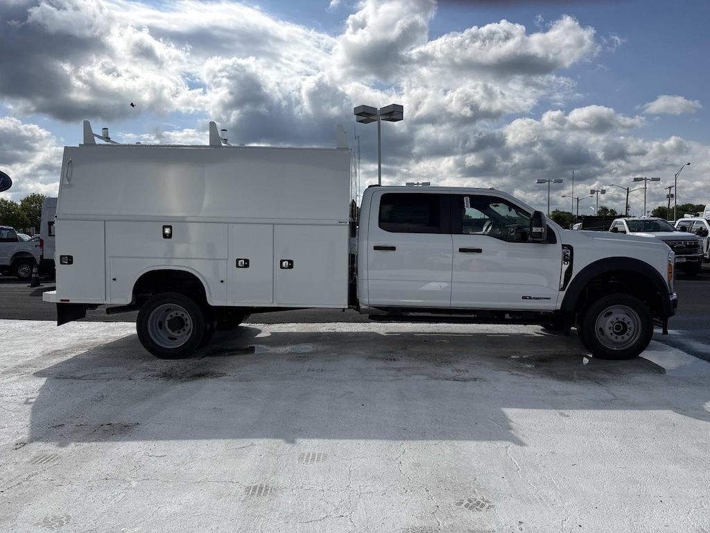 New 2026 Ford F-450 XL Crew Cab 4x4 W/ 11 Enclosed Service Body Service