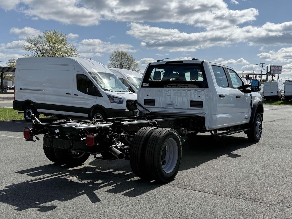 New 2025 Ford F-550 XL Crew Cab 4x4 Bare Chassis 84 CA Crew Cab Chassis-Cab