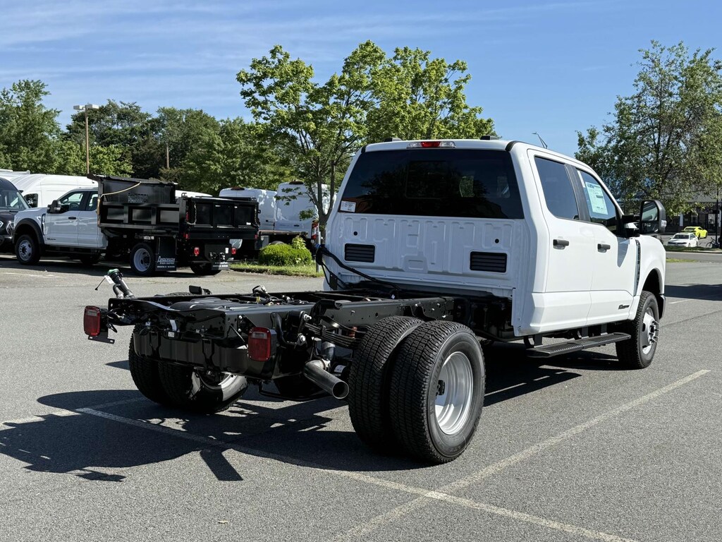 New 2025 Ford F-350 XL Crew Cab 4x4 Bare Chassis 60 CA Crew Cab Chassis-Cab