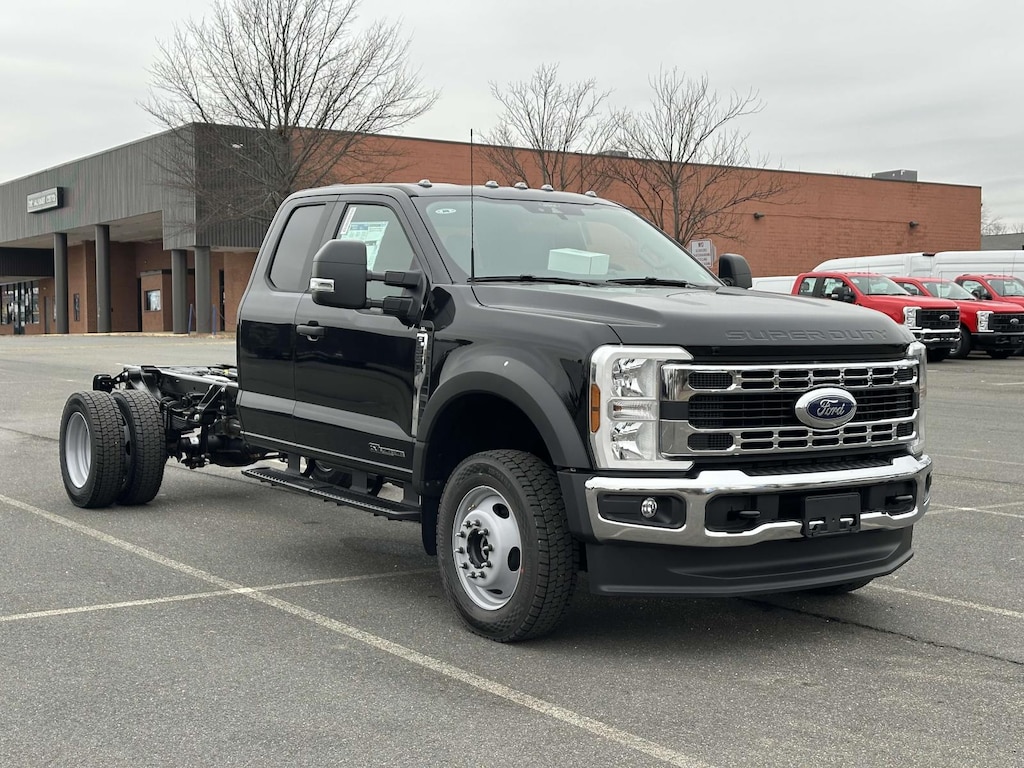 New 2025 Ford F-550 XL Super Cab 4x4 Bare Chassis 84 Extended Cab Chassis-Cab