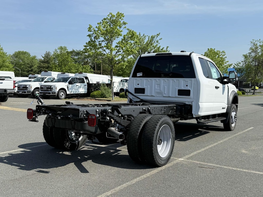 New 2025 Ford F-550 XL Super Cab 4x4 Bare Chassis 84 Extended Cab Chassis-Cab