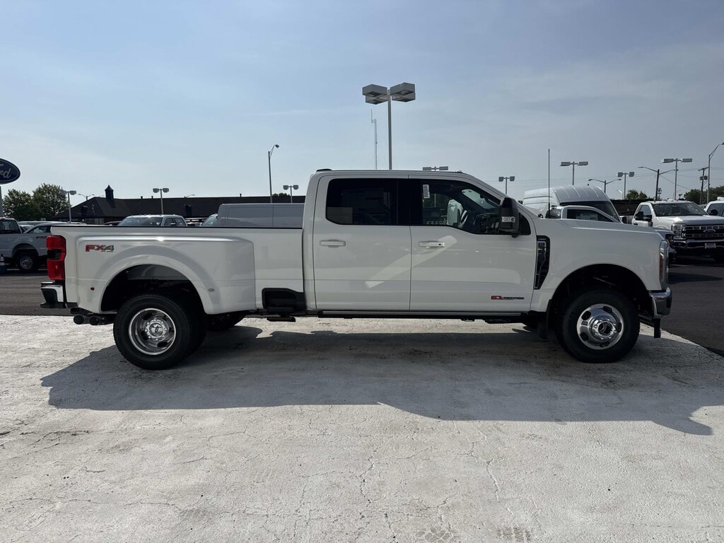 New 2026 Ford F-350 Lariat Crew Cab 4x4 W/ 8 Bed DRW Crew Cab Pickup