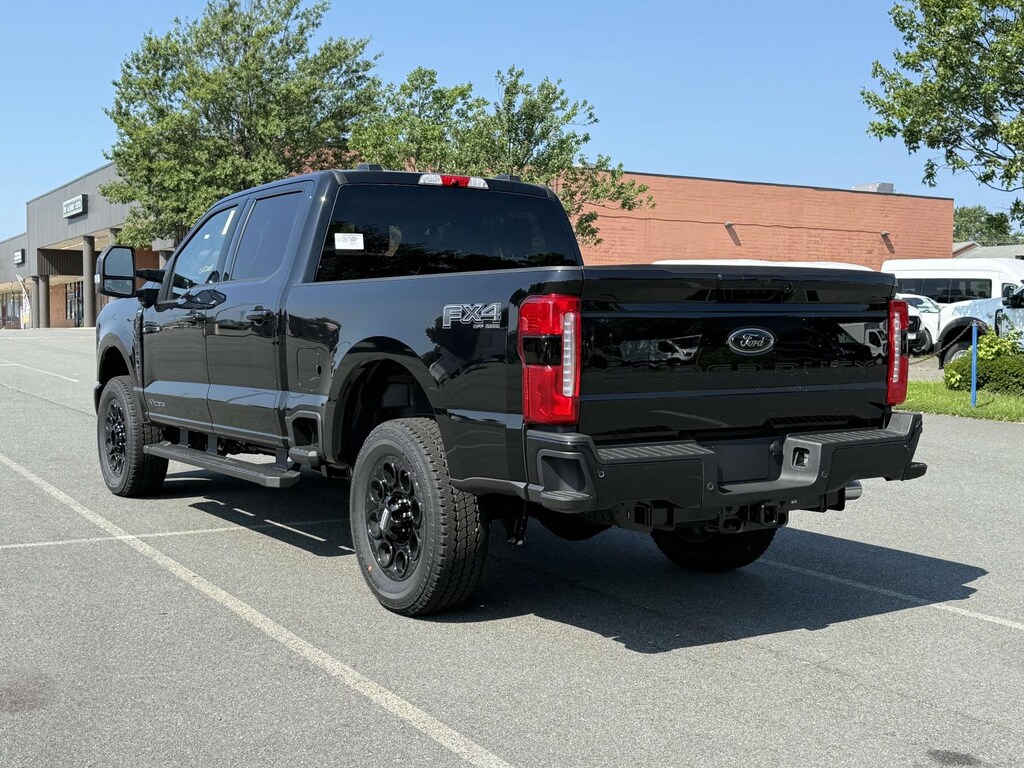 New 2025 Ford F-350 Lariat Crew Cab 4x4 W/ 6.75 Bed Crew Cab Pickup