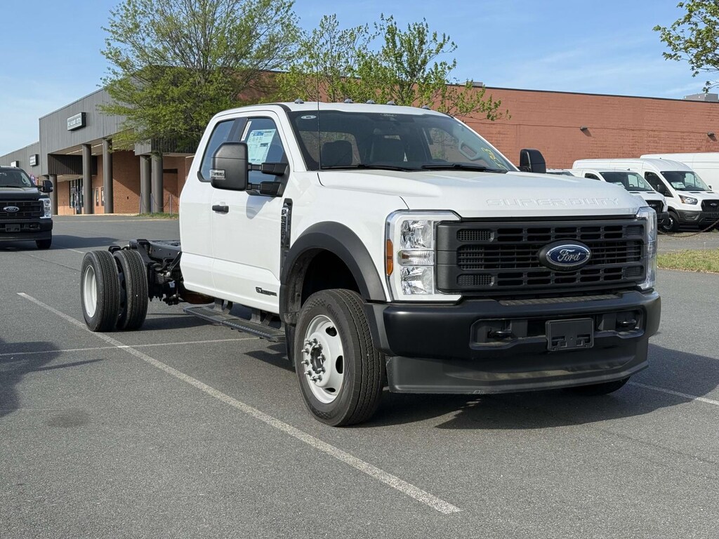 New 2025 Ford F-550 XL Super Cab 4x4 Bare Chassis 84 Extended Cab Chassis-Cab