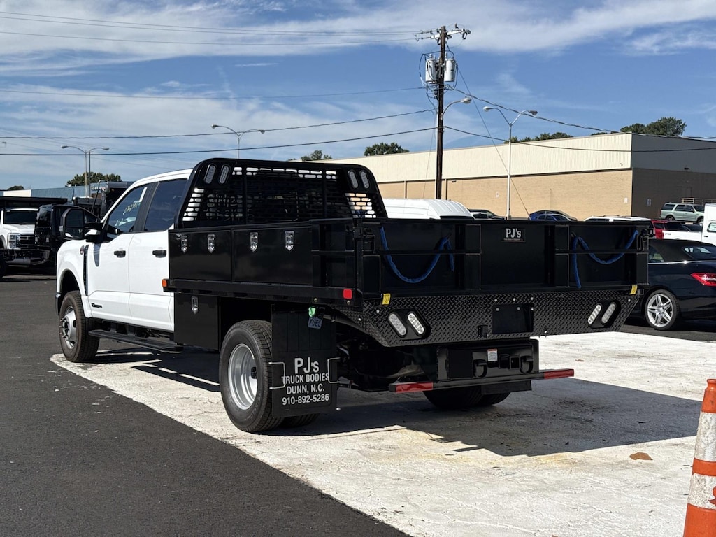 New 2026 Ford F-350 XL Crew Cab 4x4 w/ 10 Contractors Flatbed Flatbed