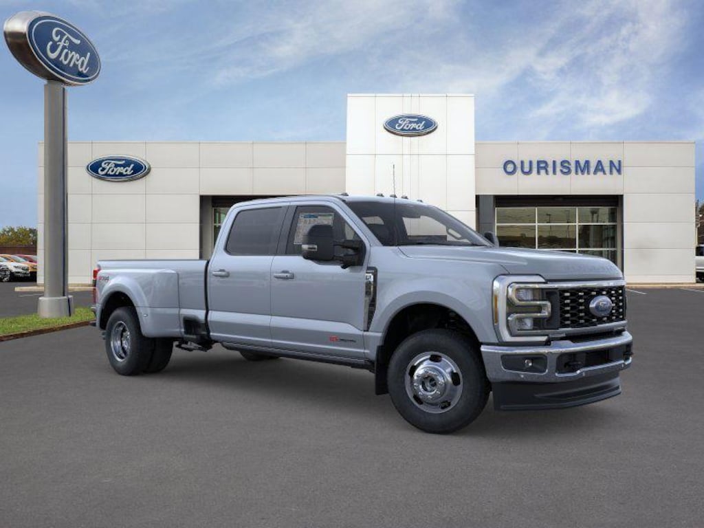 New 2026 Ford Super Duty F-350 DRW Lariat Crew Cab Pickup