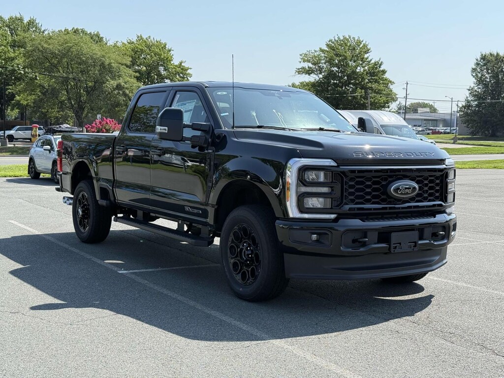 New 2025 Ford F-350 Lariat Crew Cab 4x4 W/ 6.75 Bed Crew Cab Pickup