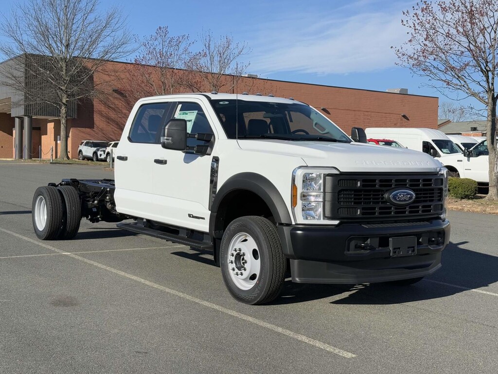 New 2025 Ford F-550 XL Crew Cab 4x4 84 CA Bare Chassis Crew Cab Chassis-Cab