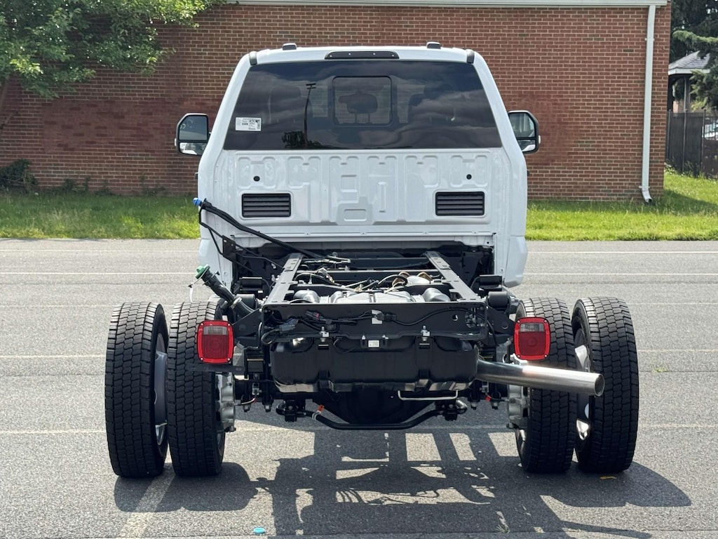 New 2025 Ford F-550 XL Crew Cab 4x4 Bare Chassis 84 CA Crew Cab Chassis-Cab