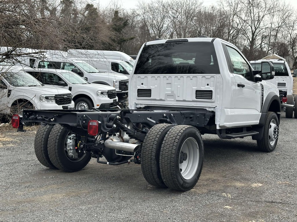 New 2024 Ford F-450 XLT Regular Cab 4x2 Bare Chassis 60 CA Regular Cab Chassis-Cab