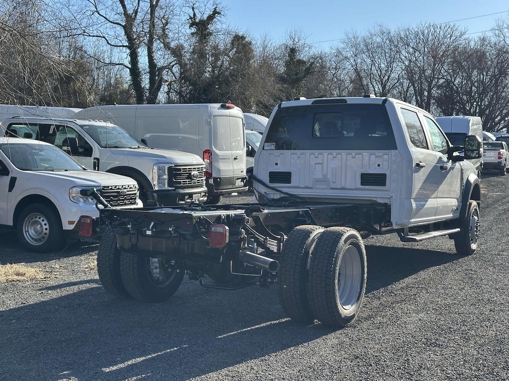 New 2025 Ford F-450 XL Crew Cab 4x2 Bare Chassis 84 CA Crew Cab Chassis-Cab