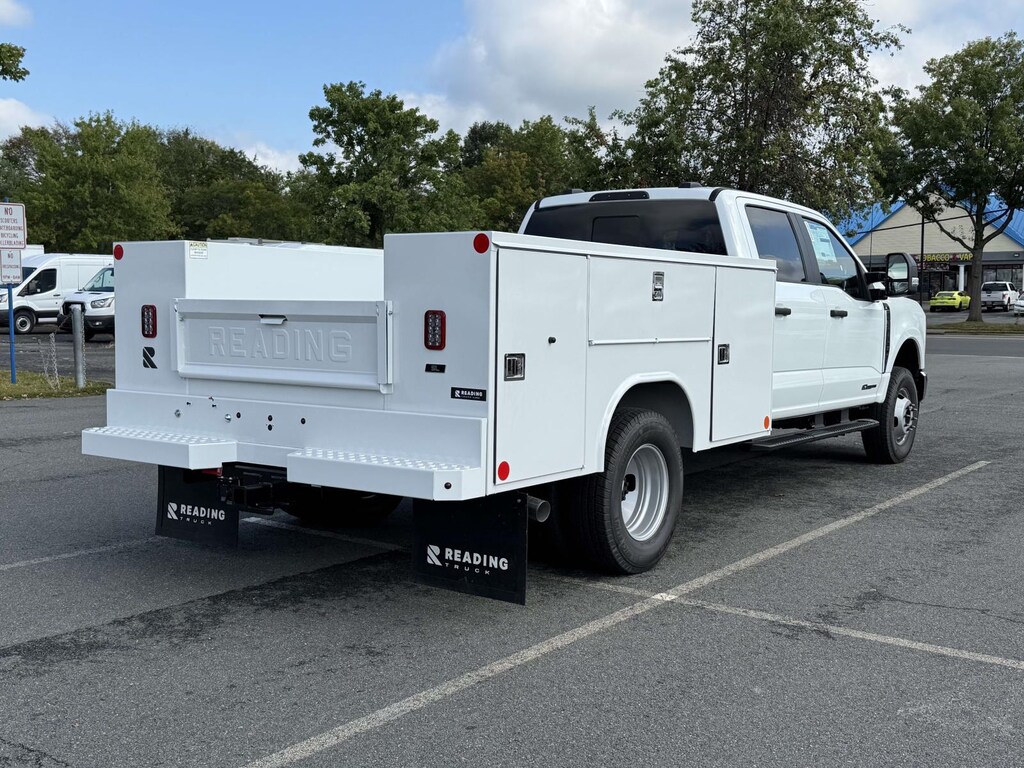 New 2025 Ford F-350 XL Crew Cab 4x4 Bare Chassis 60 CA Crew Cab Chassis-Cab
