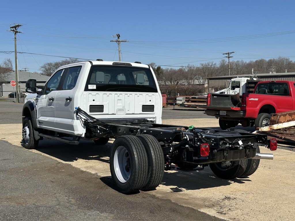 New 2025 Ford F-550 XL Crew Cab 4x4 Bare Chassis 84 CA Crew Cab Chassis-Cab