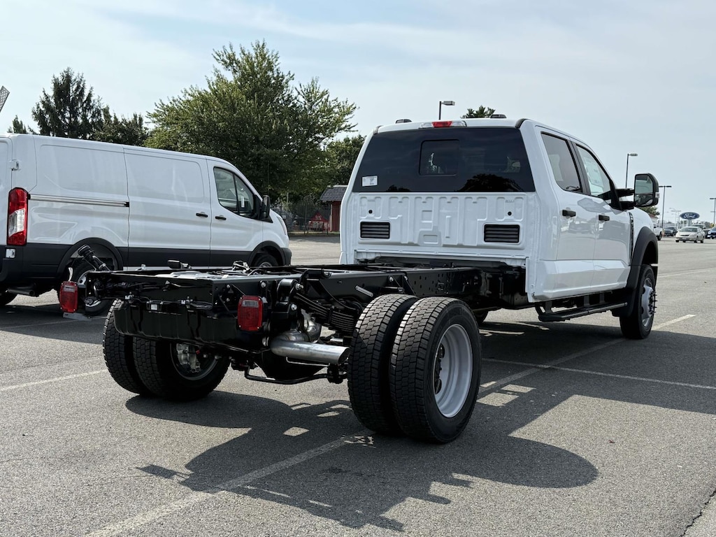 New 2026 Ford Super Duty F-550 DRW XL 2WD Crew Cab 203 WB 84 CA Crew Cab Chassis-Cab