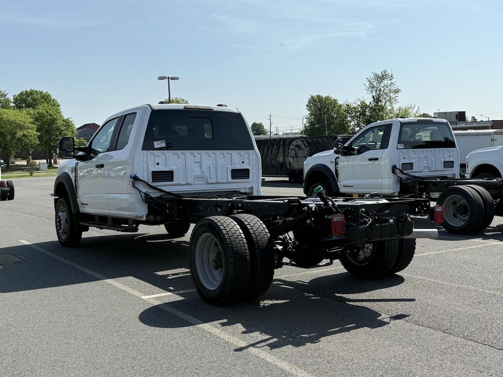 New 2025 Ford F-550 XL Super Cab 4x4 Bare Chassis 84 Extended Cab Chassis-Cab