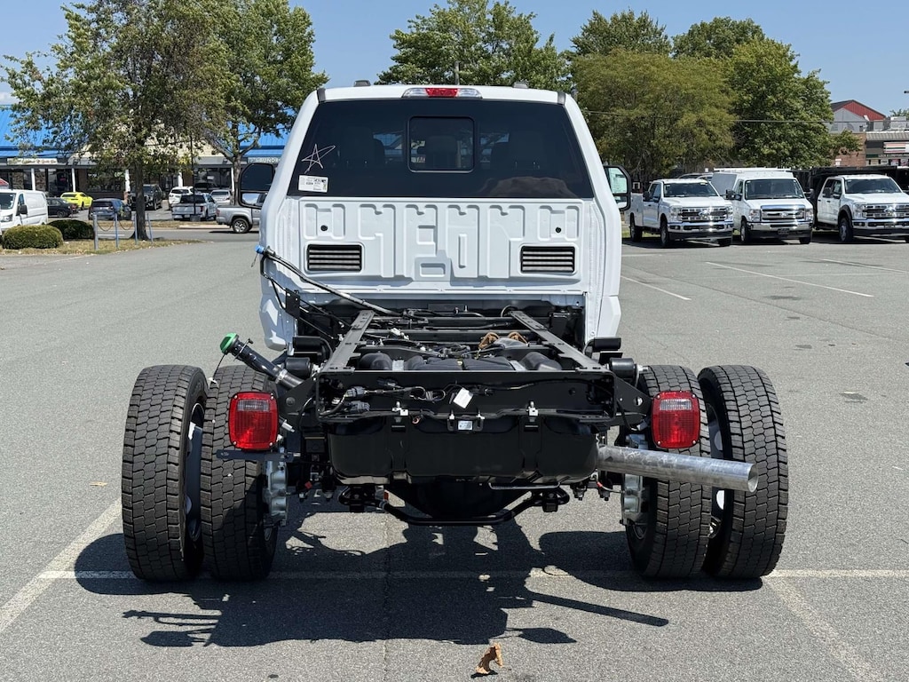 New 2026 Ford F-550 XL Super Cab 4x4 Bare Chassis 84 CA Extended Cab Chassis-Cab