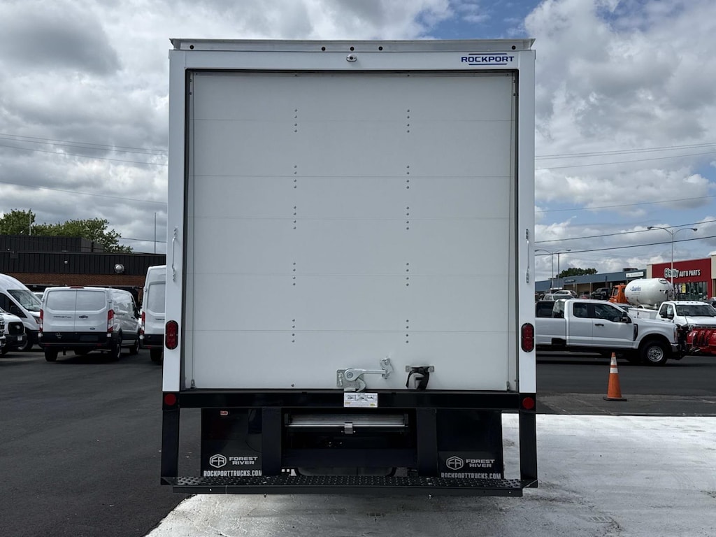 New 2027 Ford E-450SD 4x2 w/ 16 Dry Freight Box Box