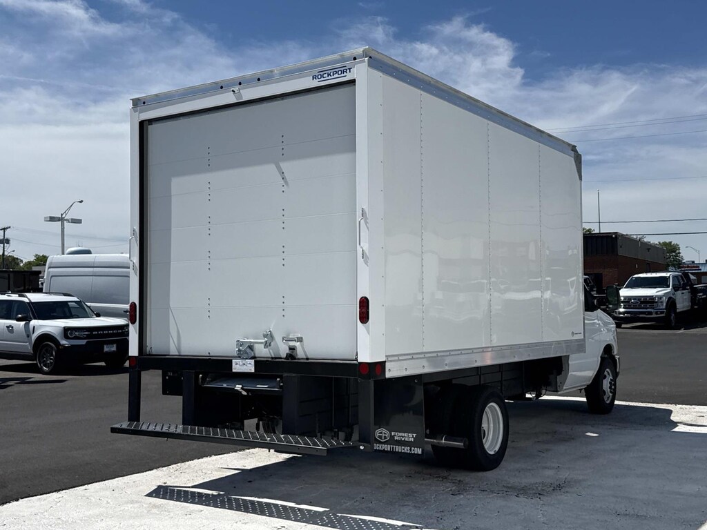 New 2027 Ford E-350 Cutaway 4x2 W/ 14 Box Box