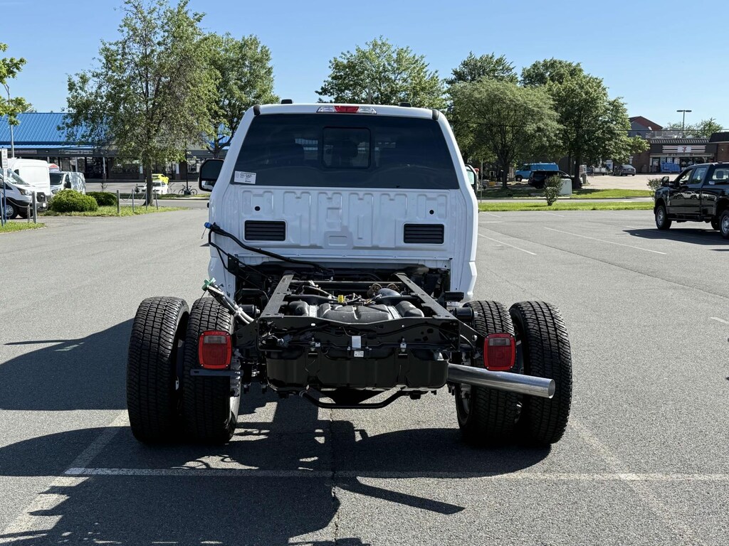 New 2025 Ford F-350 XL Crew Cab 4x4 Bare Chassis 60 CA Crew Cab Chassis-Cab