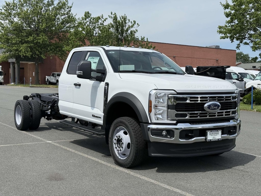 New 2025 Ford F-550 XL Super Cab 4x4 Bare Chassis 84 Extended Cab Chassis-Cab