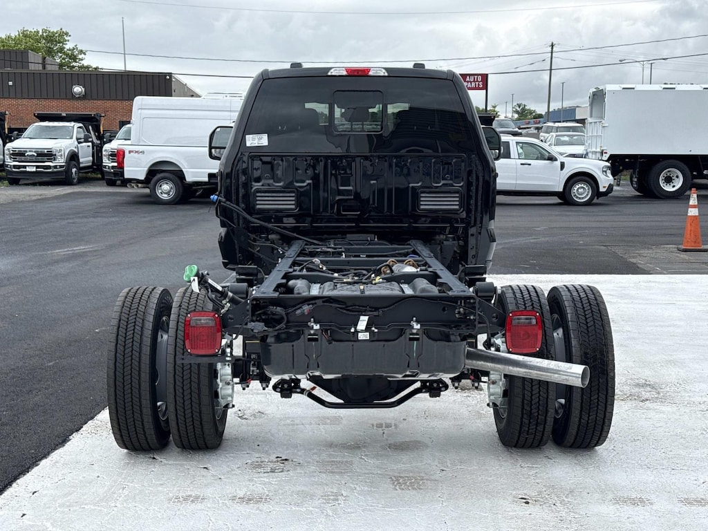 New 2026 Ford F-550 XL Crew Cab 4x4 Bare Chassis 84 CA Crew Cab Chassis-Cab