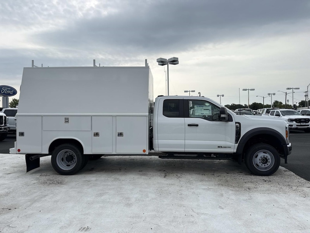 New 2026 Ford F-550 XL Super Cab 4x4 w/ 11 Enclosed Service Body Service