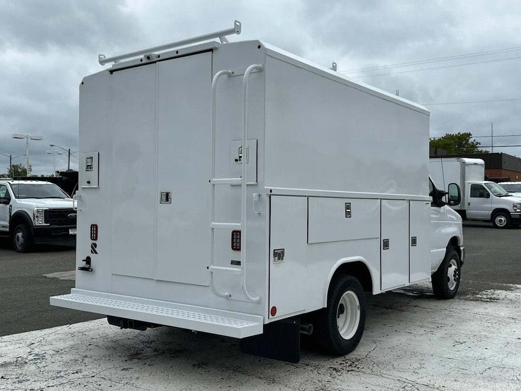 New 2025 Ford E-350 Cutaway 4x2 w/ 11 Reading Aluminum Service Body Service