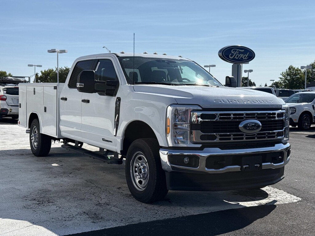 New 2026 Ford F-350 XL Crew Cab 4x4 w/ 9 Reading Service Body Service