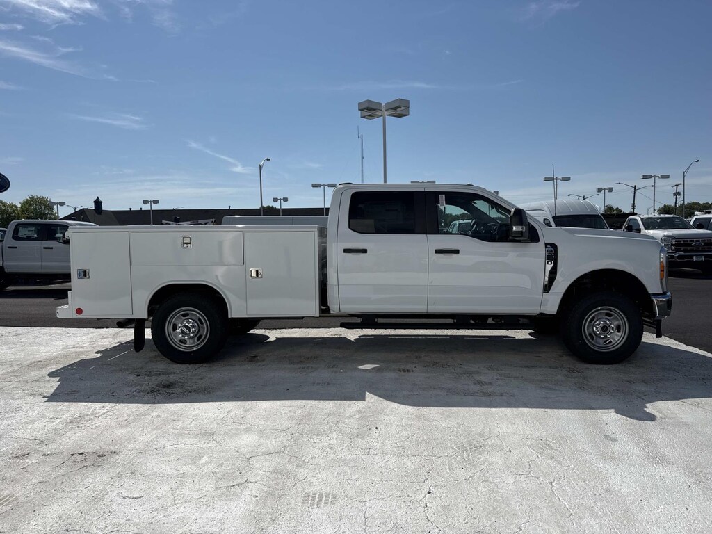 New 2026 Ford F-350 XL Crew Cab 4x4 W/ 9 Reading Service Body Service