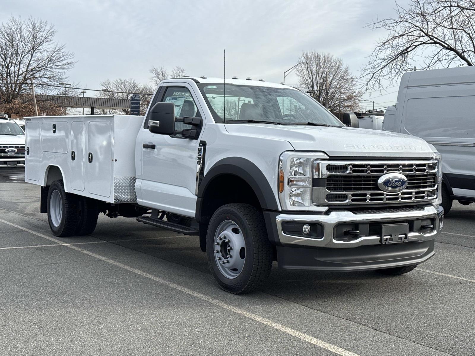 2026 Ford F-550 Super Duty Chassis Cab XL's photo