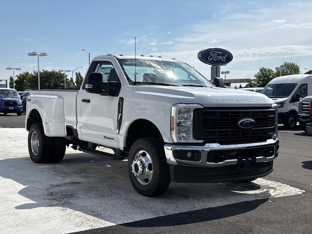 New 2026 Ford F-350 XL Regular Cab 4x4 W/ 8 Bed DRW Regular Cab Pickup