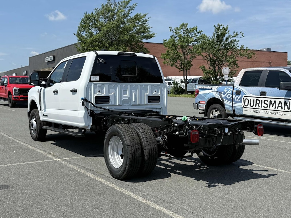 New 2025 Ford F-350 XL Crew Cab 4x4 Bare Chassis 60 CA Crew Cab Chassis-Cab