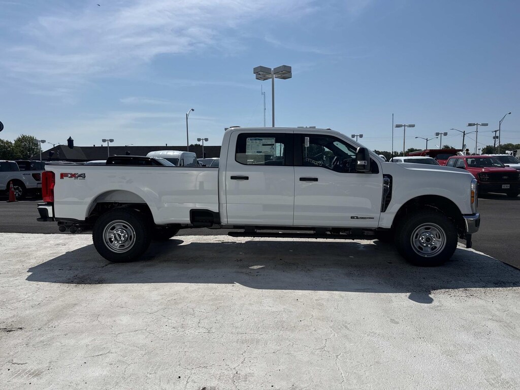 New 2026 Ford Super Duty F-350 SRW Crew Cab Pickup