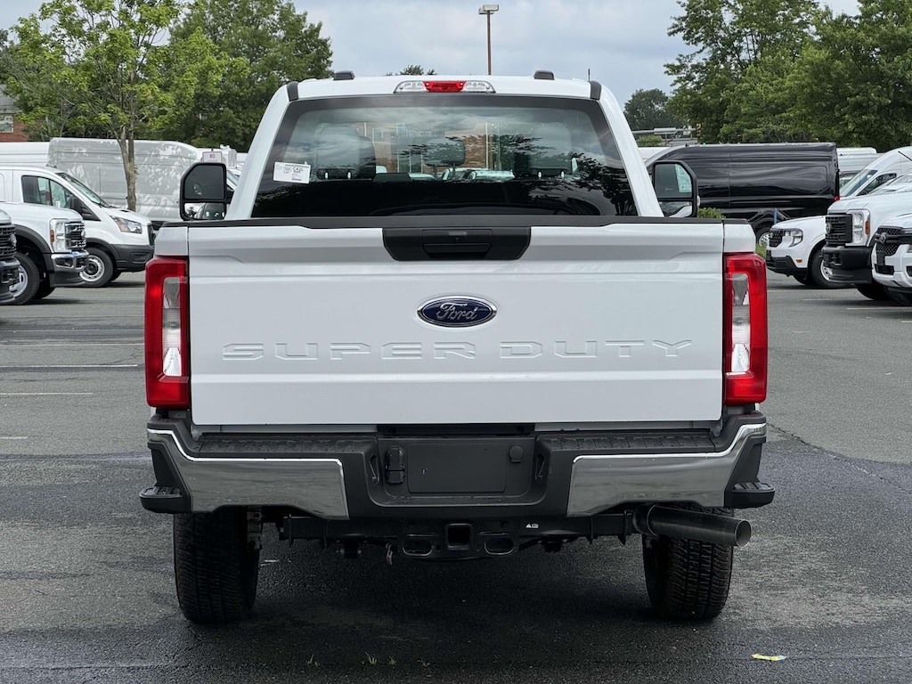 New 2025 Ford F-250 XL Super Cab 4x4 W/ 8 Bed Box