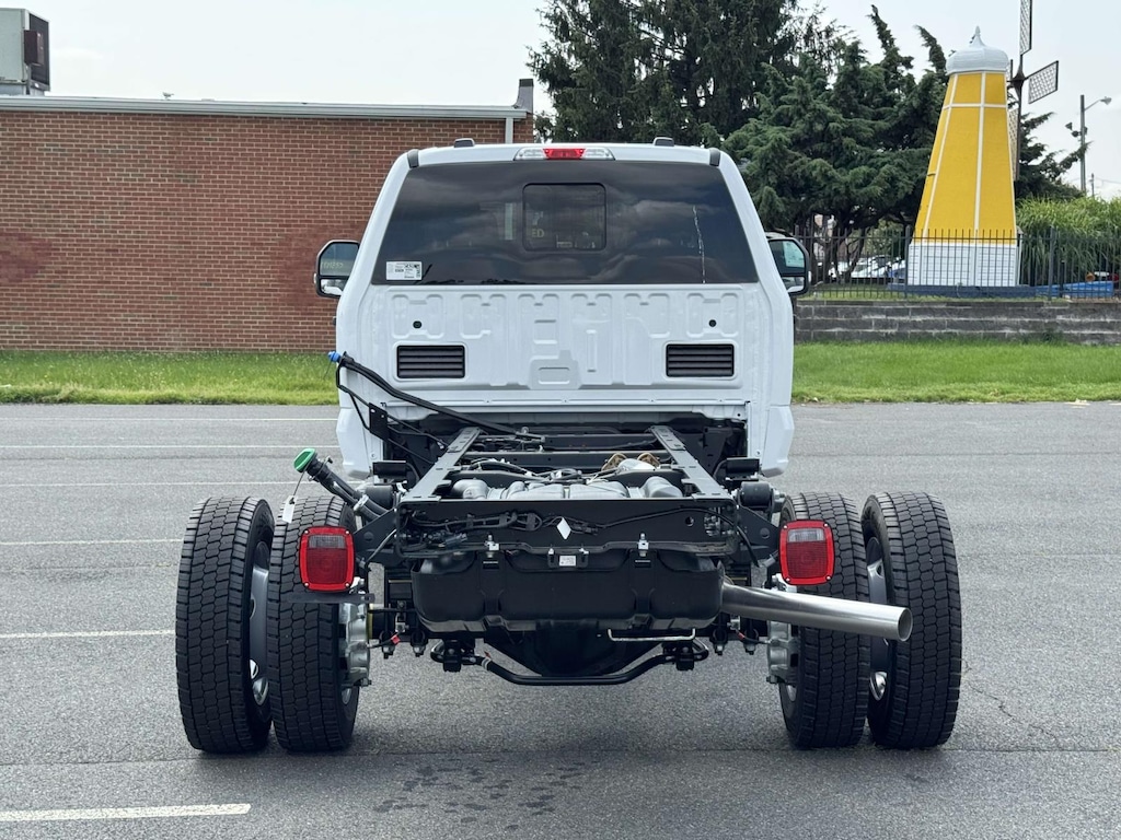 New 2025 Ford F-550 XL Crew Cab 4x2 Bare Chassis 84 CA Crew Cab Chassis-Cab