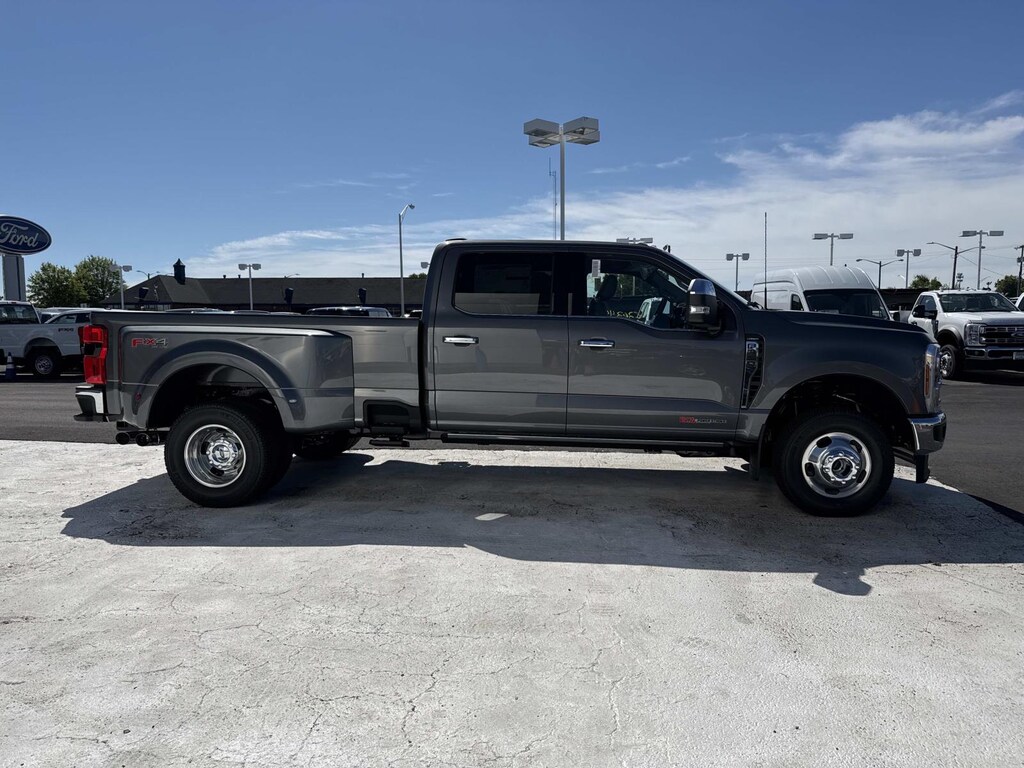 New 2026 Ford F-350 Lariat Crew Cab 4x4 W/ 8 Bed DRW Crew Cab Pickup