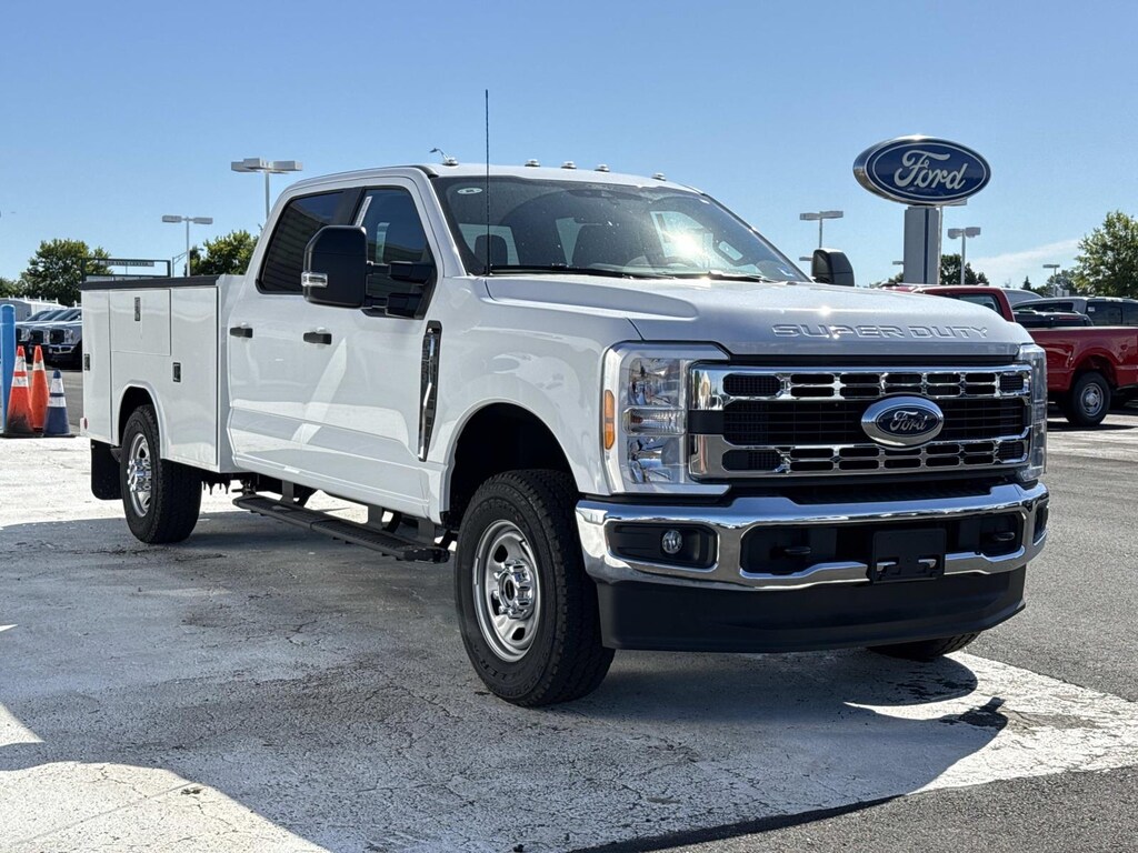 New 2026 Ford F-350 XL Crew Cab 4x4 w/ 9 Reading Service Body Service