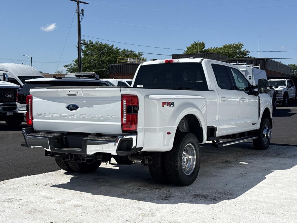 New 2026 Ford F-350 XLT Crew Cab 4x4 W/ 8 Bed DRW Crew Cab Pickup