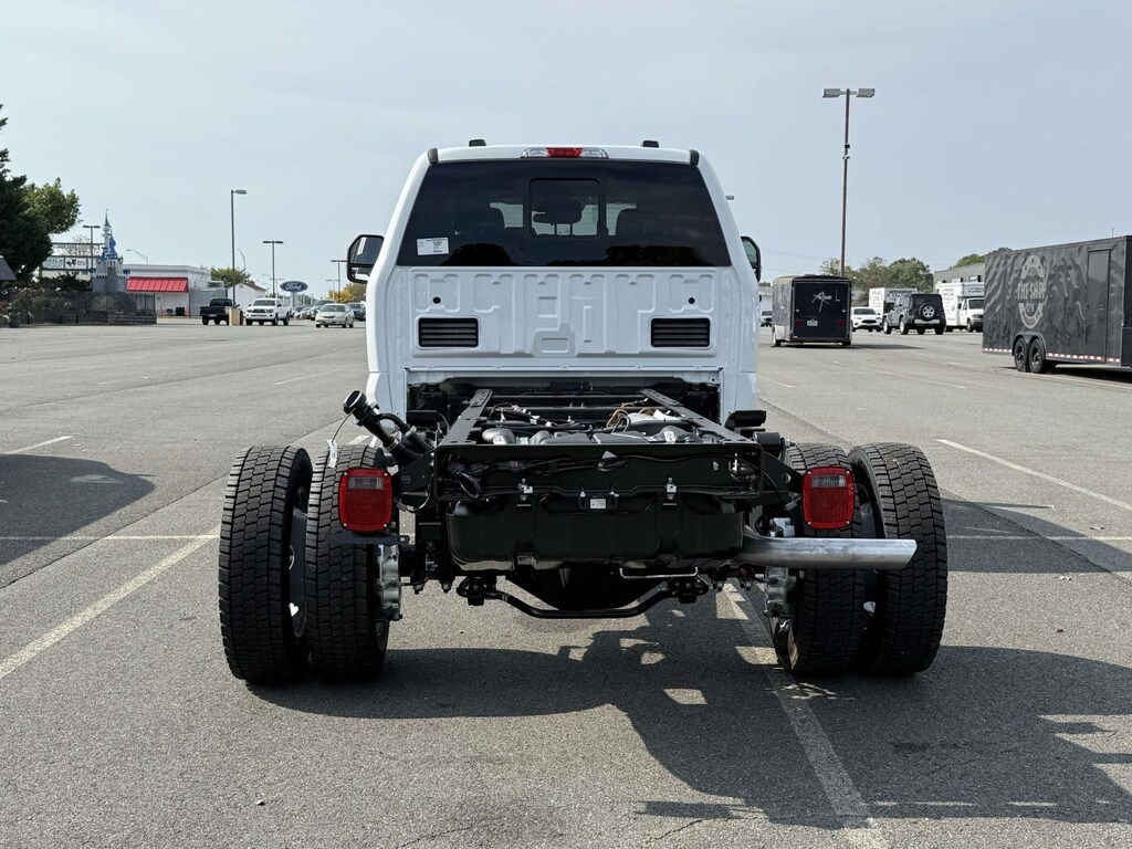 New 2026 Ford Super Duty F-550 DRW XL 2WD Crew Cab 203 WB 84 CA Crew Cab Chassis-Cab