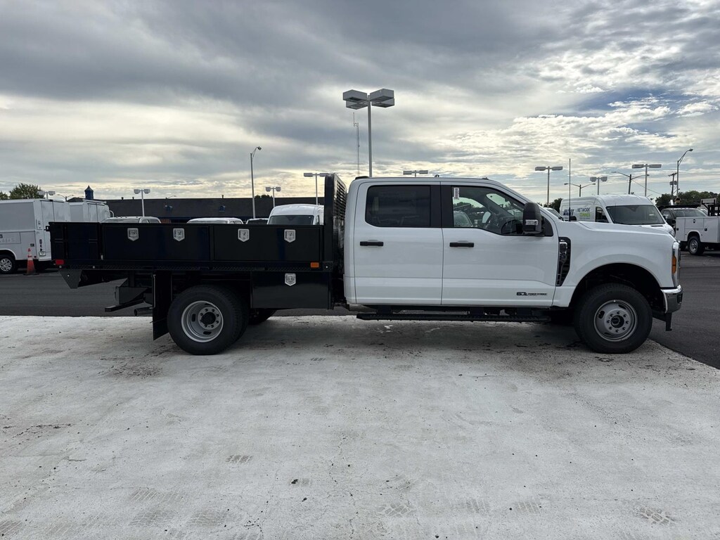New 2026 Ford Super Duty F-350 DRW Crew Cab Chassis-Cab
