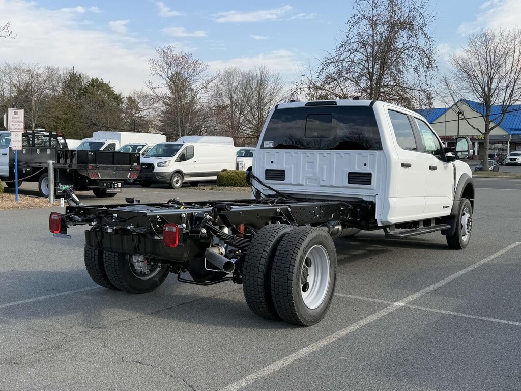 New 2025 Ford F-450 XL Crew Cab 4x2 Bare Chassis 84 CA Crew Cab Chassis-Cab