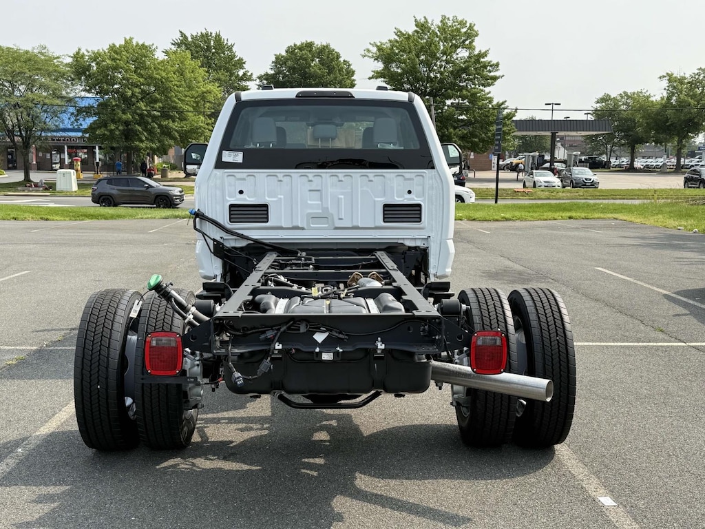 New 2025 Ford F-550 XL Super Cab 4x4 Bare Chassis 84 Extended Cab Chassis-Cab