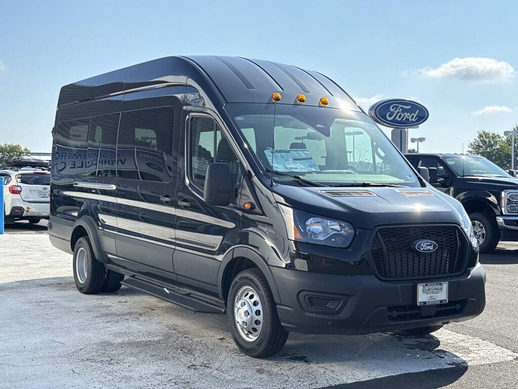 New 2026 Ford Transit Passenger Wagon Full-size Passenger Van