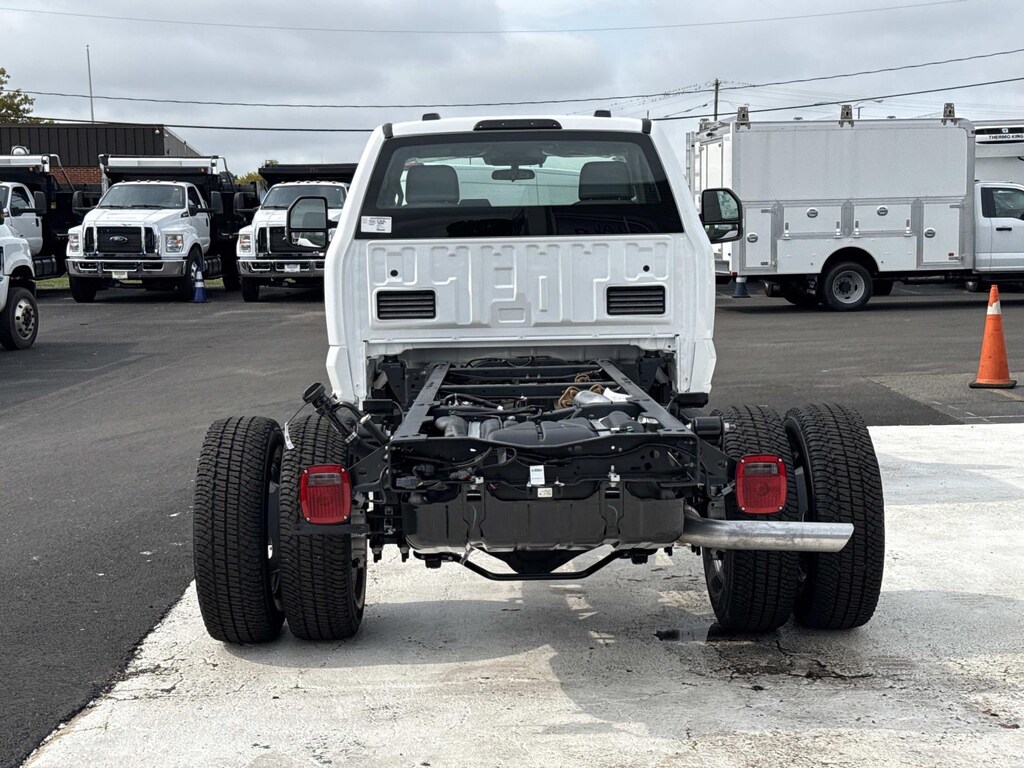 New 2026 Ford Super Duty F-350 DRW Regular Cab Chassis-Cab