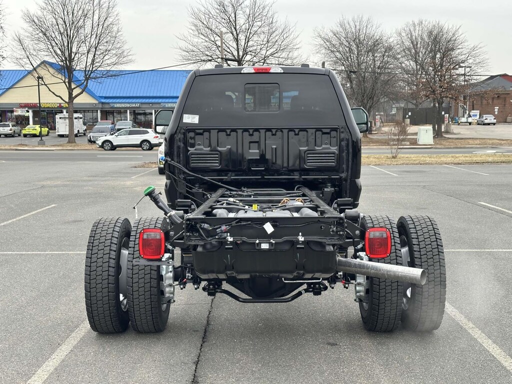 New 2025 Ford F-550 XL Super Cab 4x4 Bare Chassis 84 Extended Cab Chassis-Cab