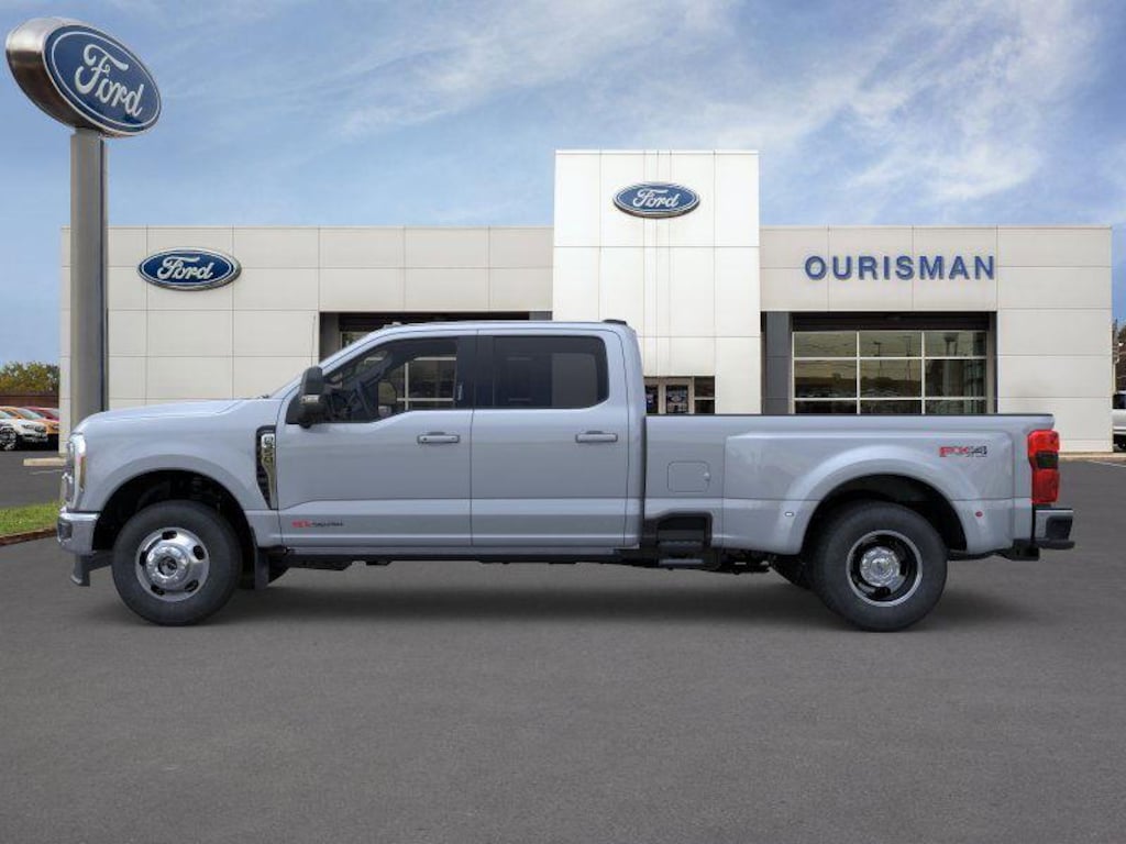 New 2026 Ford Super Duty F-350 DRW Lariat Crew Cab Pickup
