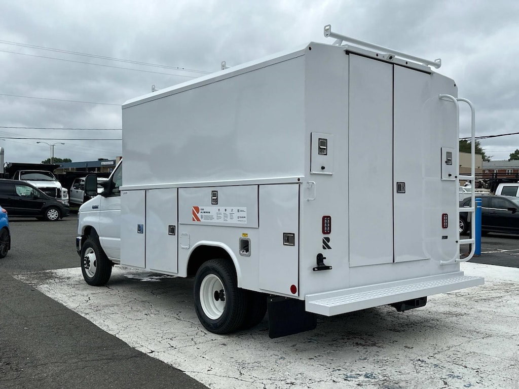 New 2025 Ford E-350 Cutaway 4x2 w/ 11 Reading Aluminum Service Body Service